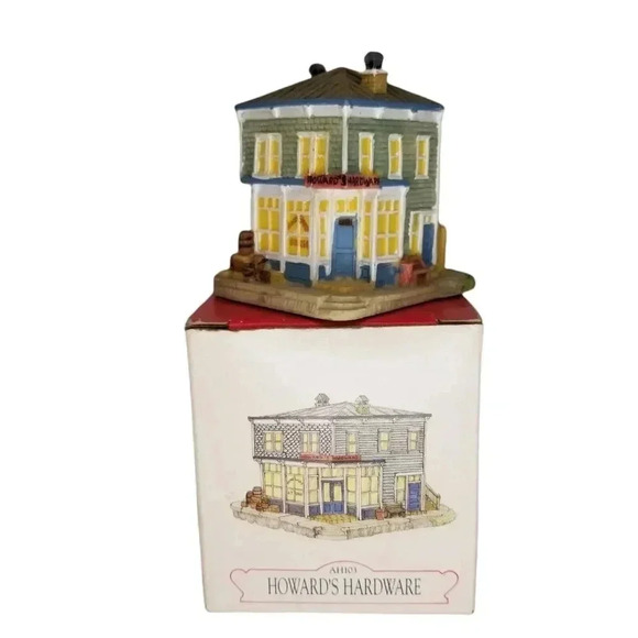 Liberty Falls Collect Howard's Hardware AH103 Figurine - Picture 2 of 7